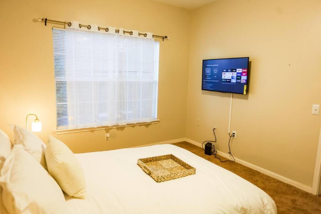 Lux 2Bd 2Ba Minutes From The Water Leilighet Pensacola Eksteriør bilde