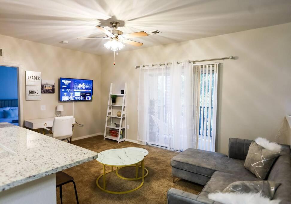 Lux 2Bd 2Ba Minutes From The Water Leilighet Pensacola Eksteriør bilde