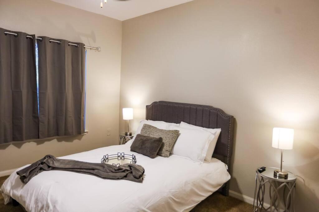 Lux 2Bd 2Ba Minutes From The Water Leilighet Pensacola Eksteriør bilde